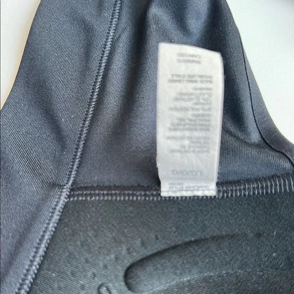 Under Armour Women's Black Sports Bra - Picture 4 of 5